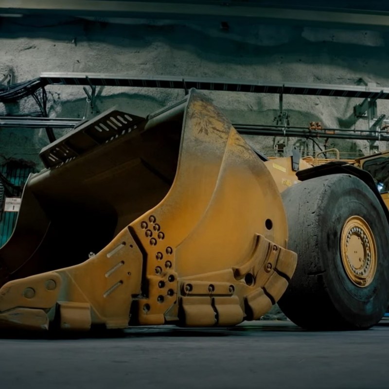 R1700 XE CAT Loader